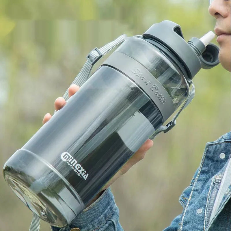 2 Litre Sports Water Bottle with Straw, Heat resistant