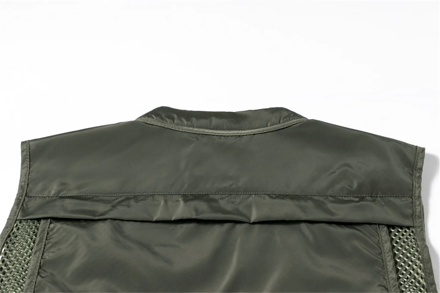 Summer Camouflage Hunting Vest – Stay Cool and Concealed