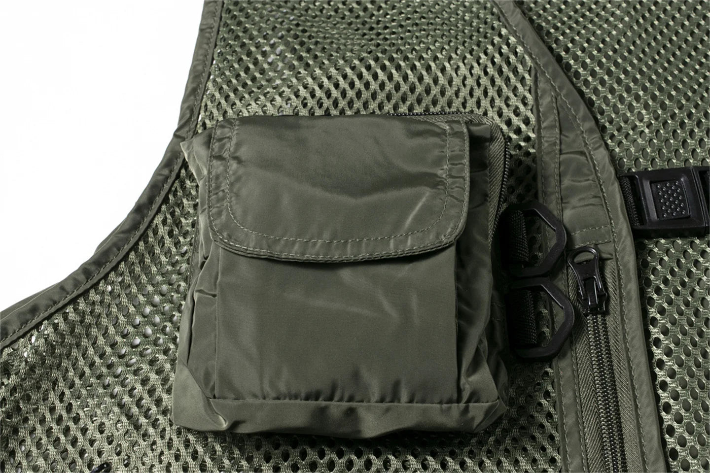 Summer Camouflage Hunting Vest – Stay Cool and Concealed