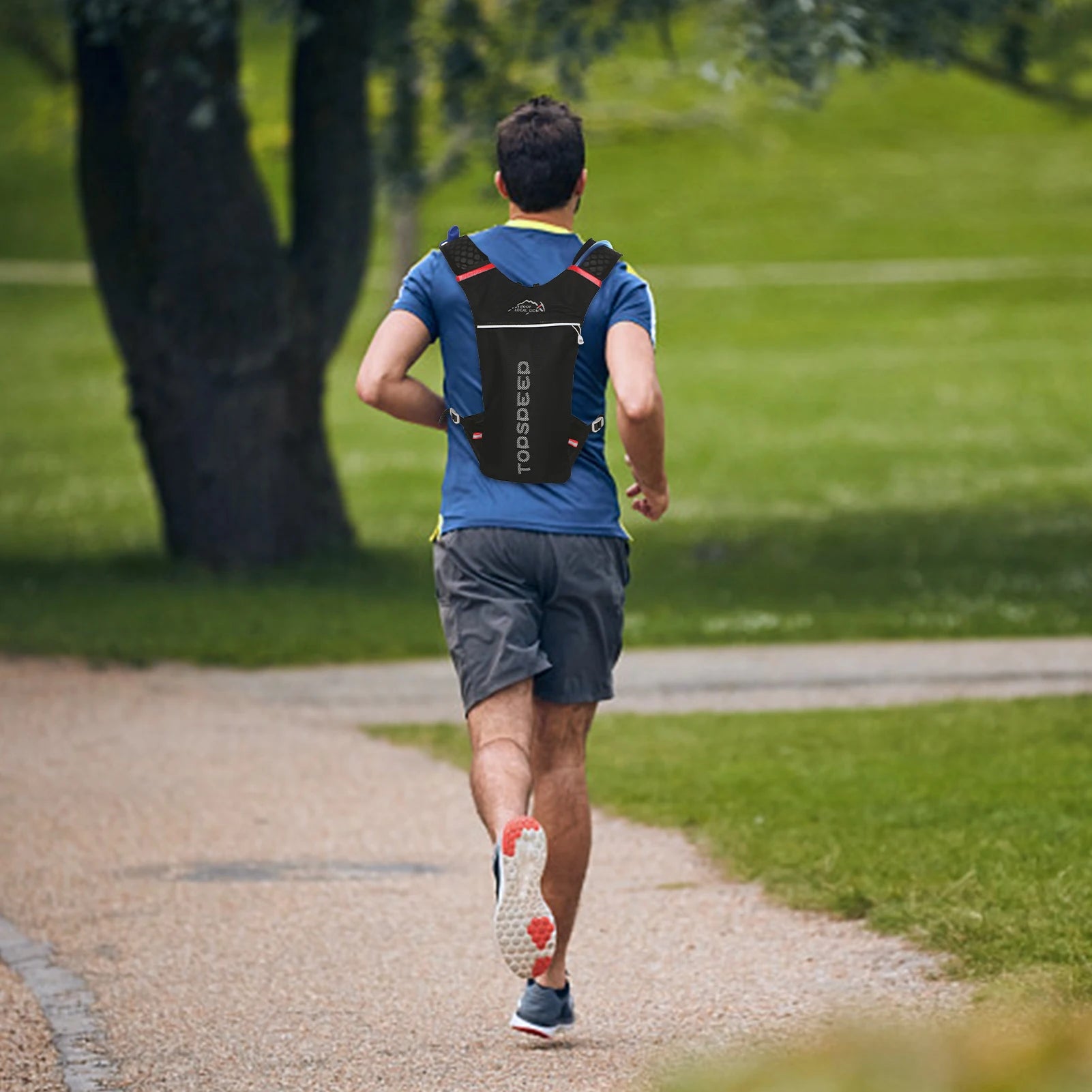 Hydration Pack Backpack with 2L Water Container: Lightweight Comfort for Active Adventures