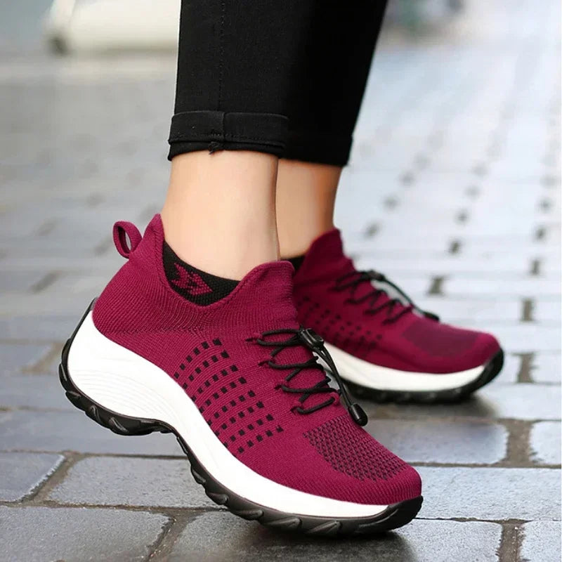 Platform Sole Training Shoes / Sneakers – Casual Slip-On Walking Shoes with Elevated Comfort