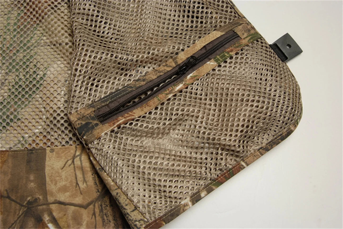 Camouflage Hunting Vest – Breathable & Versatile Outdoor Essential