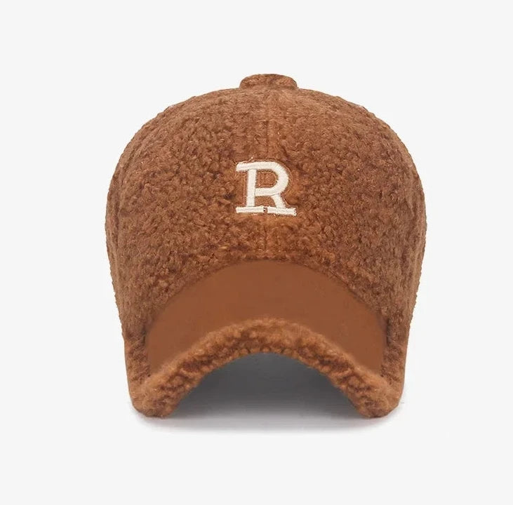 Winter Lamb Wool Baseball Cap – Cozy and Trendy for Women