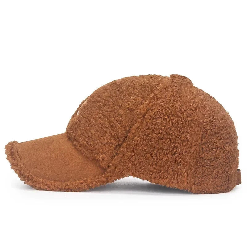 Winter Lamb Wool Baseball Cap – Cozy and Trendy for Women