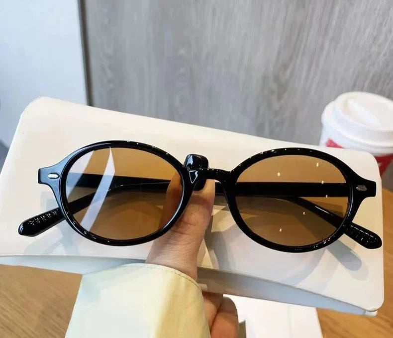 Retro Small Oval Sunglasses – Unisex Fashion Eyewear with UV400 Protection