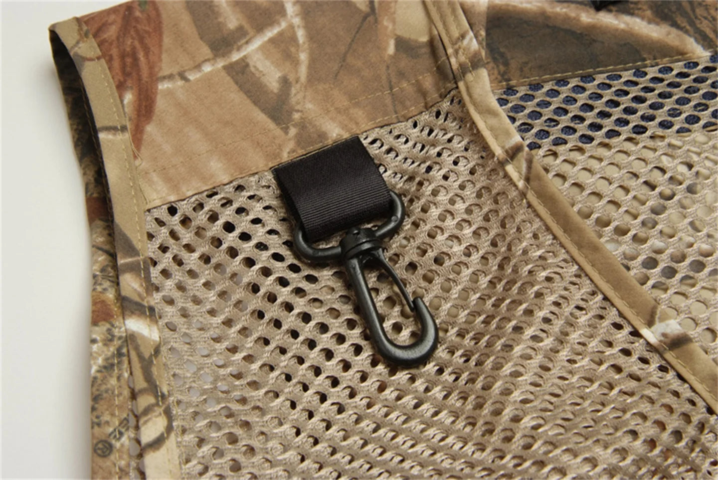 Camouflage Hunting Vest – Breathable & Versatile Outdoor Essential